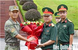 Đoàn công tác Quân khu lên đường sang Trung Quốc